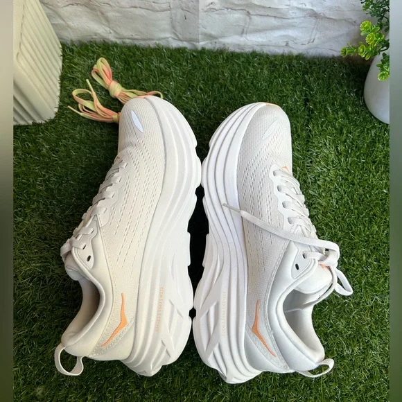 New Season
HOKA Bondi 8 sneakers women size 7 White / Cantaloupe
$171 new w/box - Picture 12 of 16